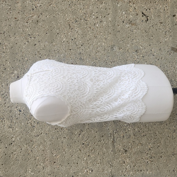 DECJUBA white lace top - Picture 12 of 14